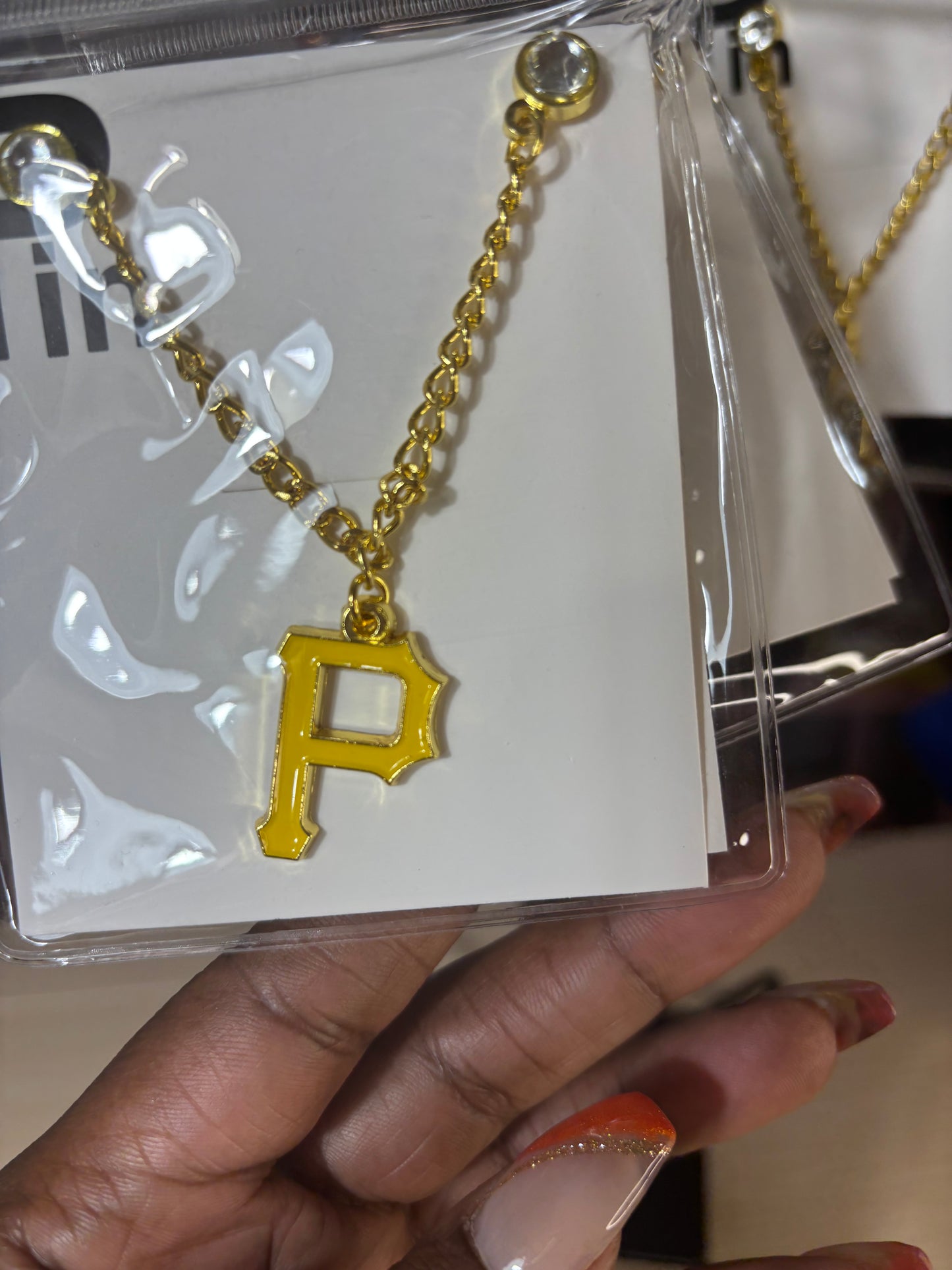 ✨ Hat Chain Pins – Add a Royal Touch to Your Style 👑