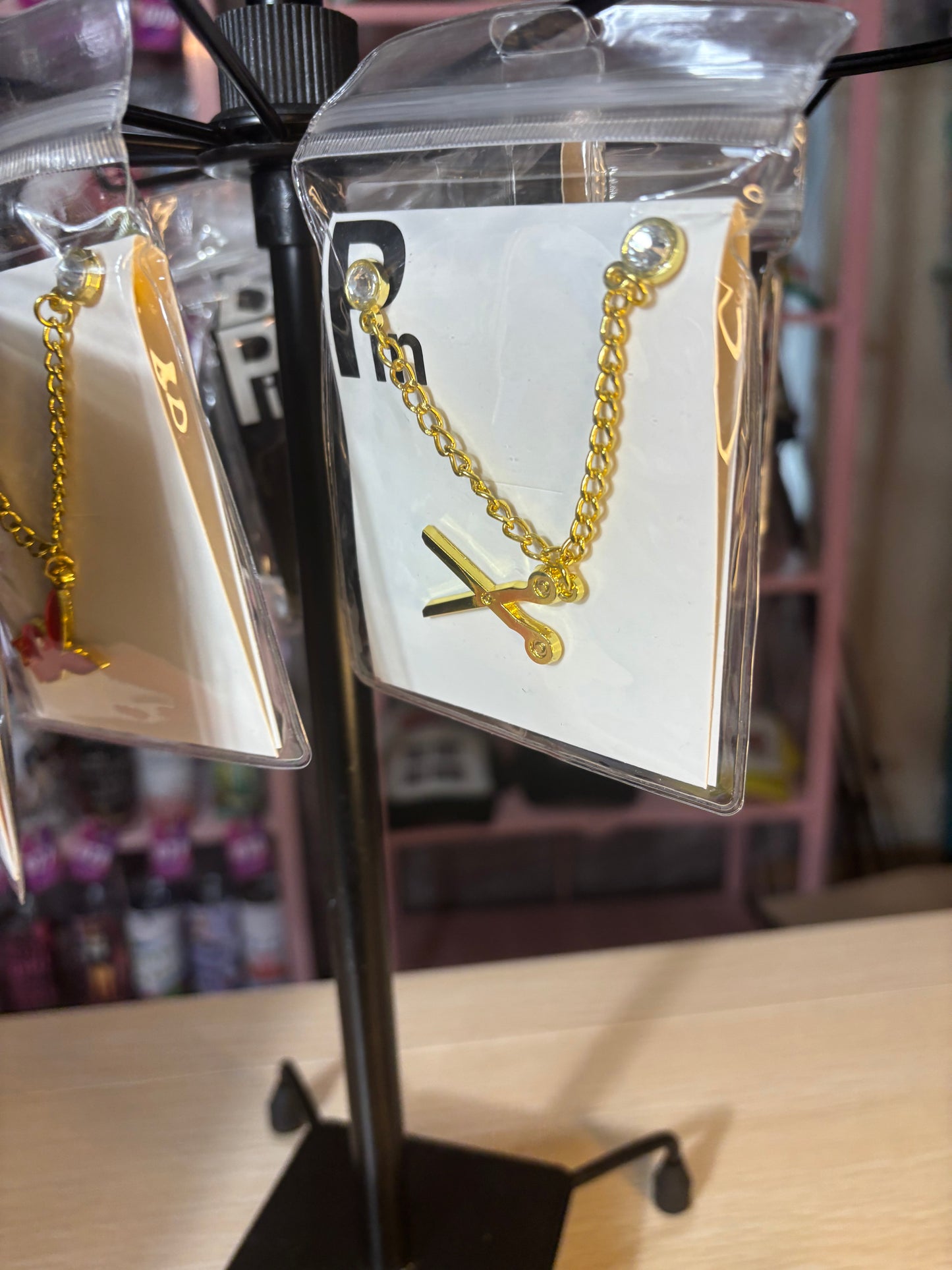 ✨ Hat Chain Pins – Add a Royal Touch to Your Style 👑